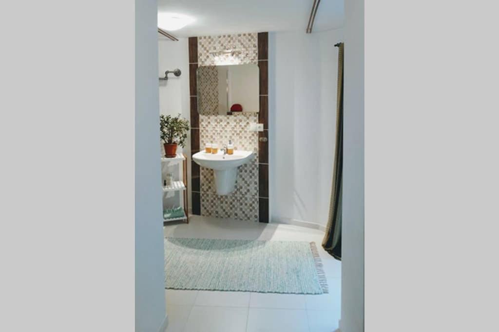 Apartman Jana Pri Gejziri Herlany Ngoại thất bức ảnh